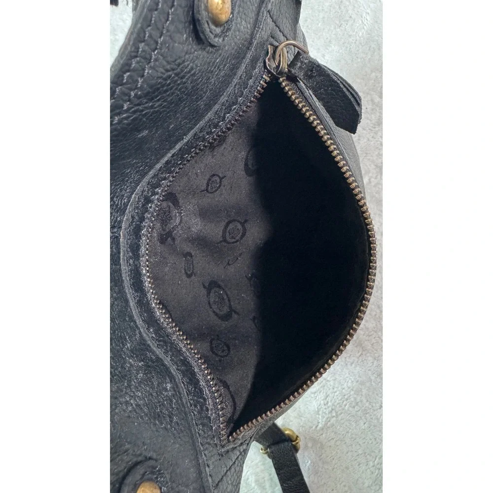 Born Black Leather Bucket Crossbody Shoulder Handbag Accent Stitching